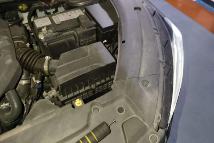 Used CHANGAN OSHAN X5 2021 1.5T DCT Prestige Edition Engine Bay Left