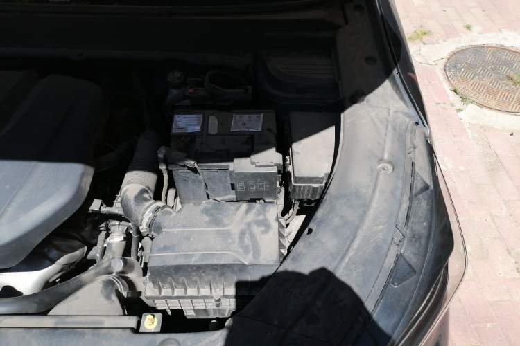 Used CHANGAN OSHAN X5 2021 1.6L CVT Luxury Version Engine Bay Left