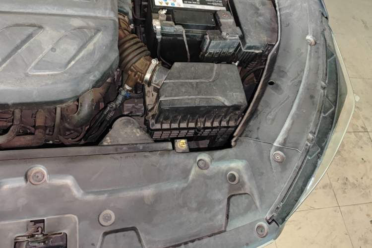 Used CHANGAN OSHAN X5 2021 1.5T DCT Luxury Edition Engine Bay Left