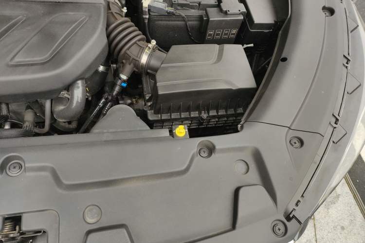 Used CHANGAN OSHAN X5 2021 1.5T DCT Prestige Edition Engine Bay Left