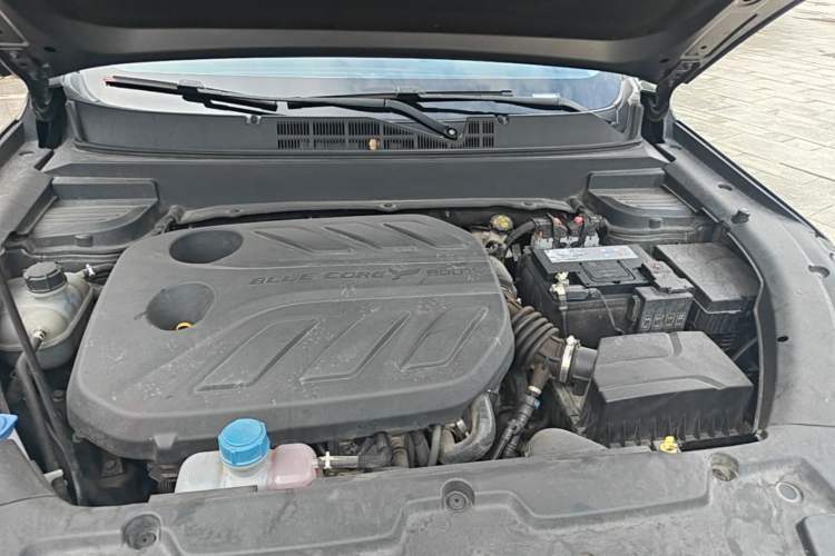 Used CHANGAN OSHAN X5 2021 1.5T DCT Prestige Edition Engine Bay