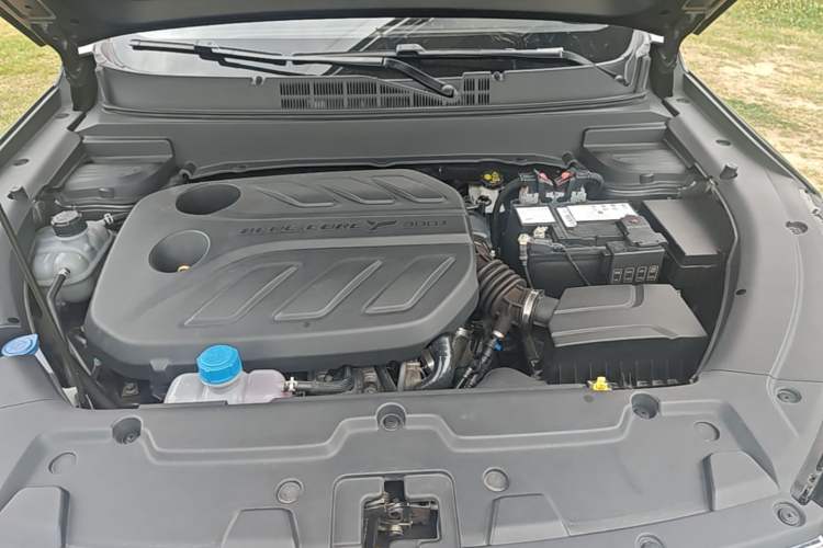 Used CHANGAN OSHAN X5 2021 Revised Version 1.5T DCT Luxury Edition Engine Bay