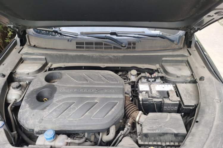 Used CHANGAN OSHAN X5 2021 1.5T DCT Prestige Edition Engine Bay