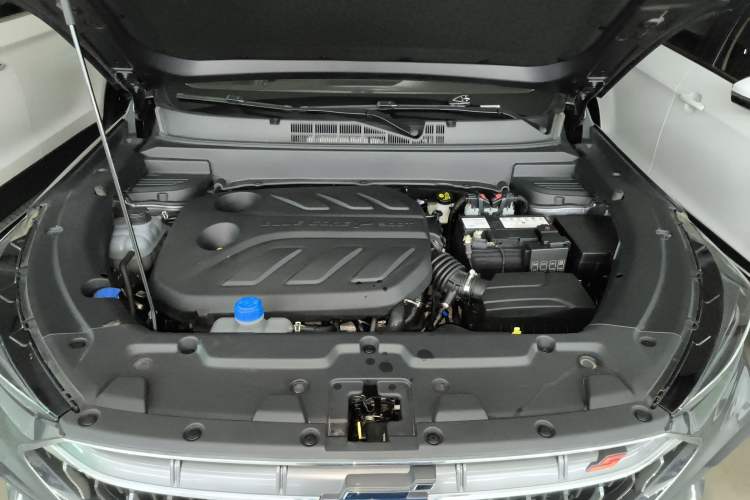 Used CHANGAN OSHAN X5 2021 1.5T DCT Prestige Edition Engine Bay