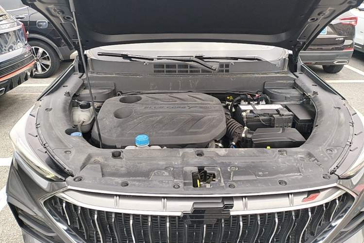 Used CHANGAN OSHAN X5 2021 Revised Version 1.5T DCT Luxury Edition Engine Bay