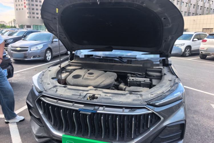 Used CHANGAN OSHAN X5 2021 1.6L CVT Luxury Model Engine Bay