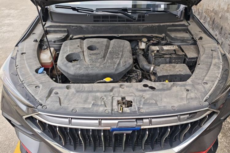 Used CHANGAN OSHAN X5 2021 1.6L CVT Luxury Model Engine Bay