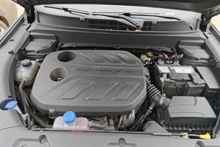 Used CHANGAN OSHAN X5 2021 1.5T DCT Prestige Edition Engine Bay