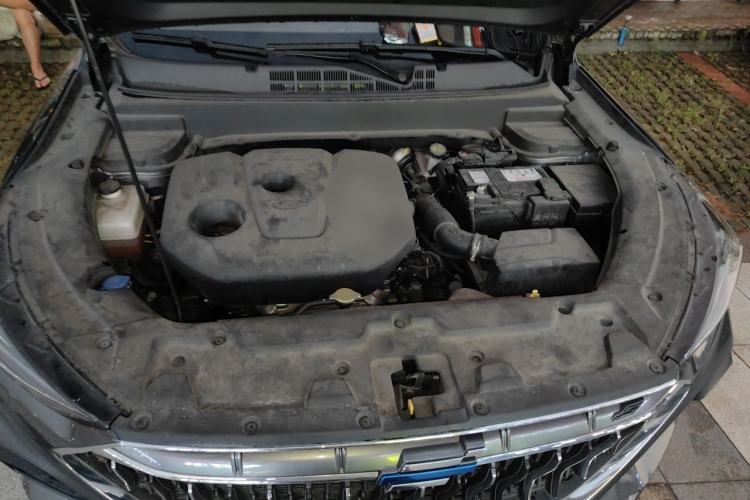 Used CHANGAN OSHAN X5 2021 1.6L CVT Comfort Model Engine Bay