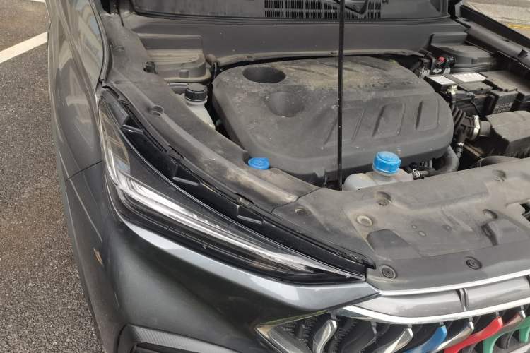 Used CHANGAN OSHAN X5 2021 1.5T DCT Prestige Edition Engine Bay Right