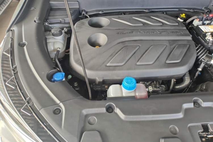 Used CHANGAN OSHAN X5 2021 1.5T DCT Flagship Edition Engine Bay Right