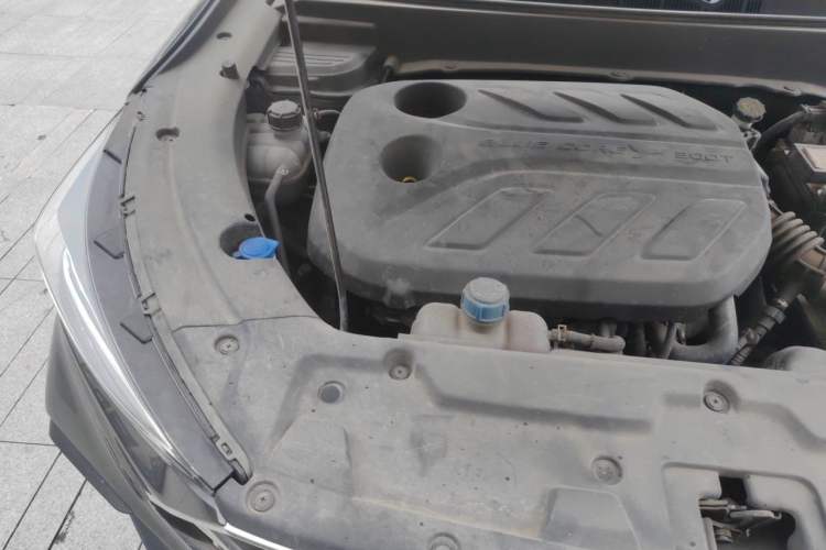 Used CHANGAN OSHAN X5 2021 1.5T DCT Flagship Edition Engine Bay Right