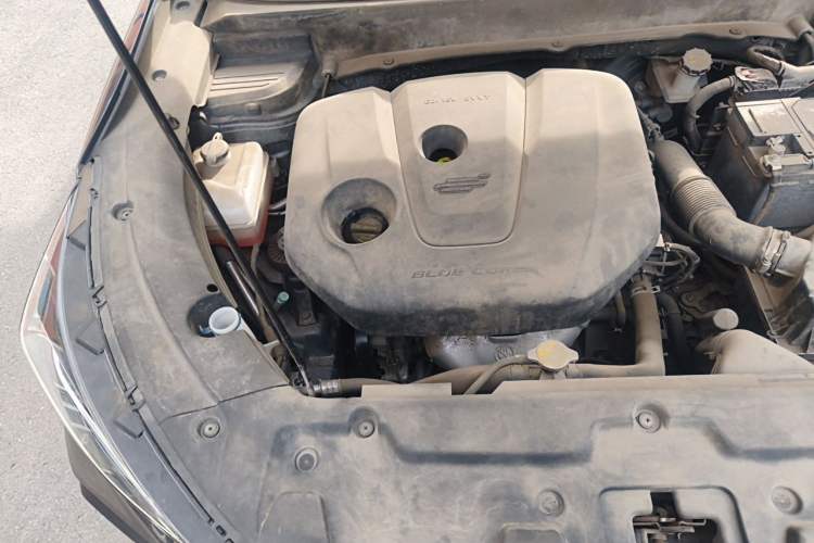 Used CHANGAN OSHAN X5 2021 1.6L CVT Comfort Model Engine Bay Right