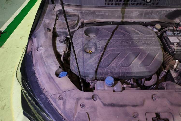 Used CHANGAN OSHAN X5 2021 1.5T DCT Prestige Edition Engine Bay Right