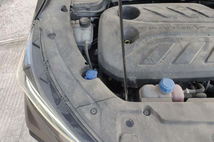 Used CHANGAN OSHAN X5 2021 1.5T DCT Prestige Edition Engine Bay Right