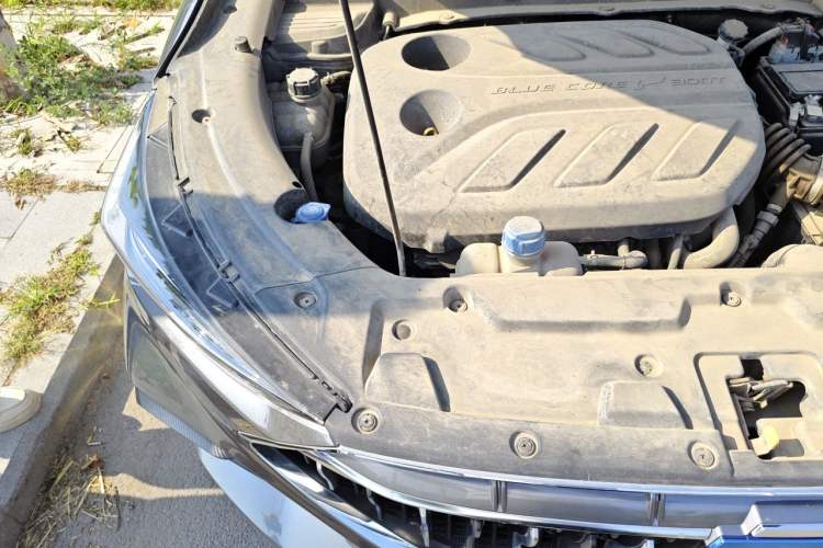 Used CHANGAN OSHAN X5 2021 1.5T DCT Flagship Edition Engine Bay Right