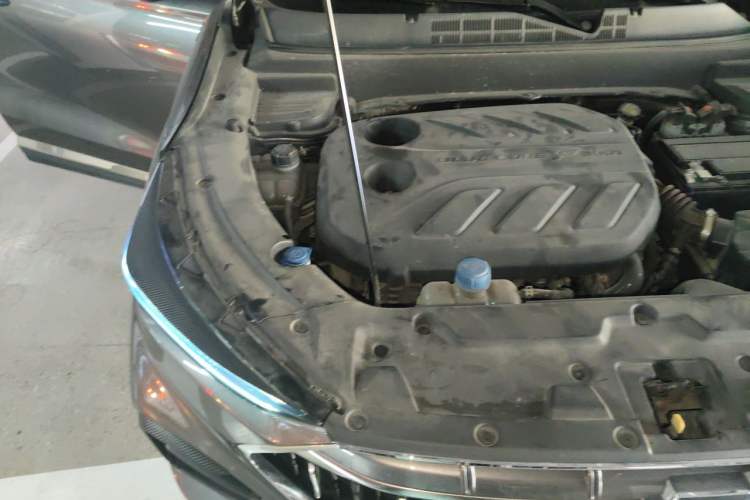 Used CHANGAN OSHAN X5 2021 1.5T DCT Flagship Edition Engine Bay Right