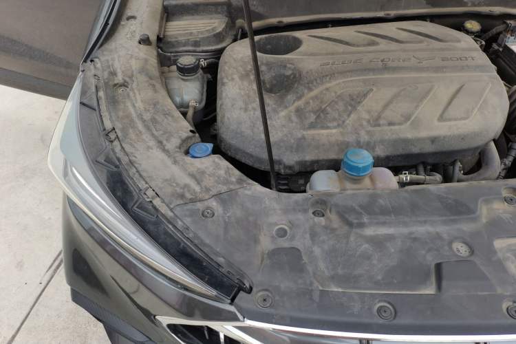 Used CHANGAN OSHAN X5 2021 1.5T DCT Flagship Edition Engine Bay Right