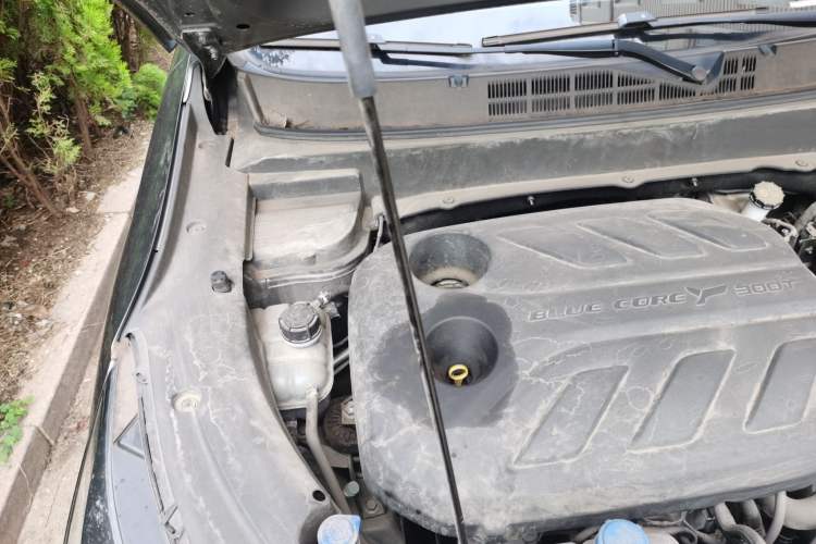 Used CHANGAN OSHAN X5 2021 1.5T DCT Prestige Edition Engine Bay Right