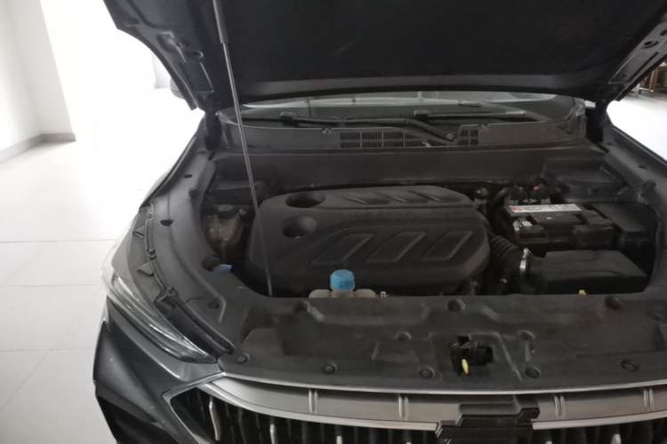 Used CHANGAN OSHAN X5 2021 1.5T DCT Prestige Edition Engine Bay Right