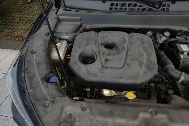 Used CHANGAN OSHAN X5 2021 1.6L CVT Comfort Model Engine Bay Right