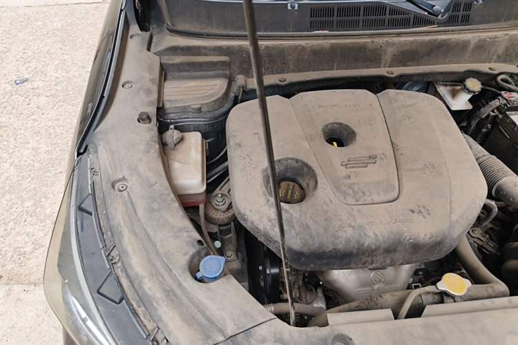 Used CHANGAN OSHAN X5 2021 1.6L CVT Luxury Model Engine Bay Right