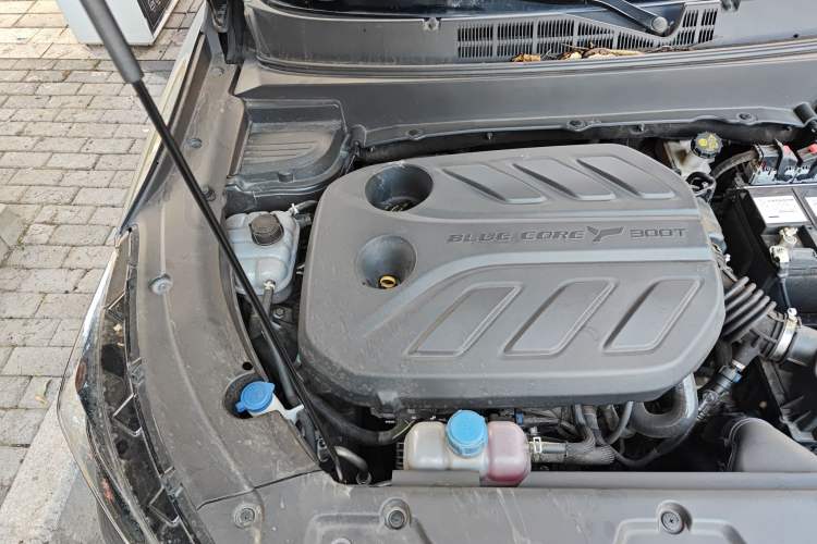 Used CHANGAN OSHAN X5 2021 1.5T DCT Flagship Edition Engine Bay Right