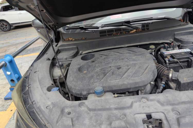 Used CHANGAN OSHAN X5 2021 Revised Version 1.5T DCT Luxury Edition Engine Bay Right