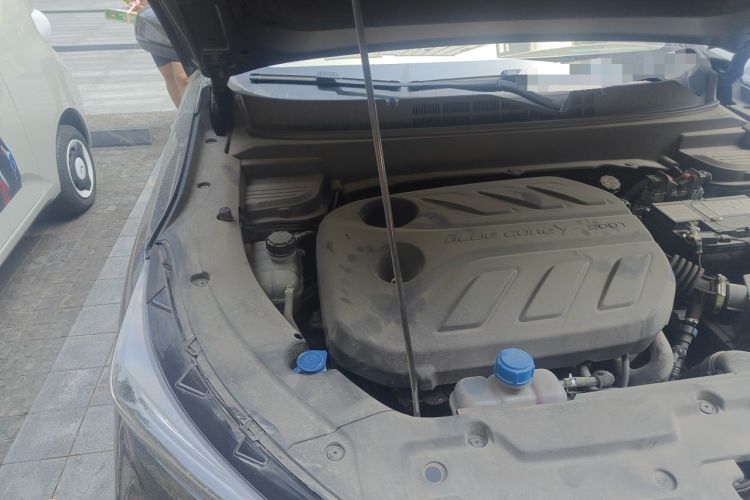 Used CHANGAN OSHAN X5 2021 Revised Version 1.5T DCT Luxury Edition Engine Bay Right