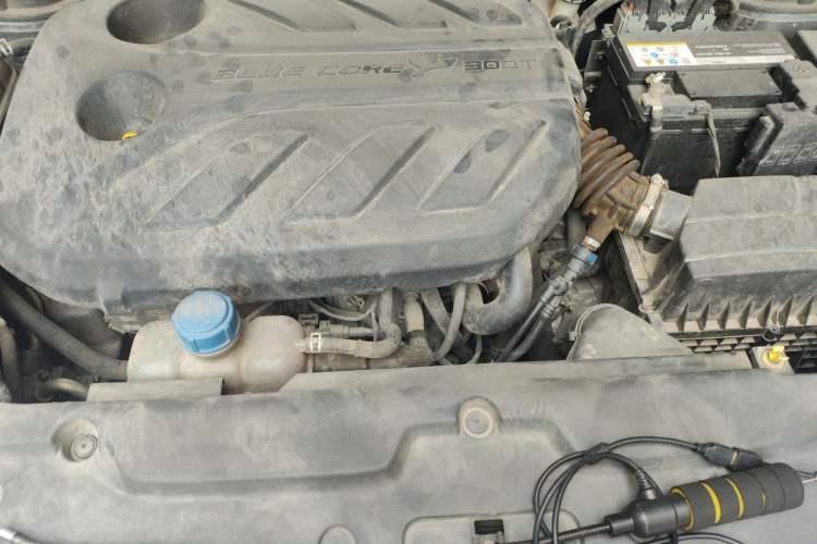 Used CHANGAN OSHAN X5 2021 1.5T DCT Luxury Edition Engine Bay