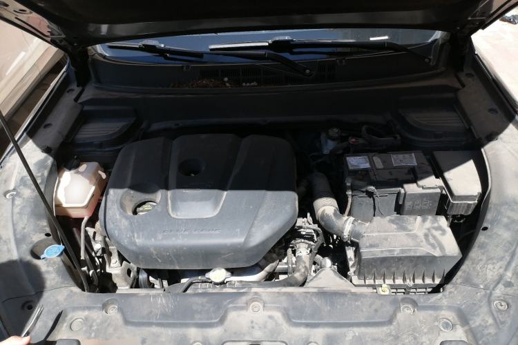 Used CHANGAN OSHAN X5 2021 1.6L CVT Luxury Version Engine Bay