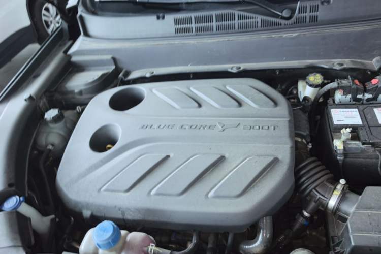 Used CHANGAN OSHAN X5 2021 1.5T DCT Prestige Edition Engine Bay