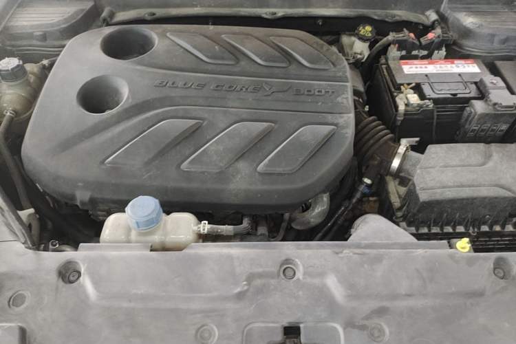 Used CHANGAN OSHAN X5 2021 1.5T DCT Flagship Edition Engine Bay