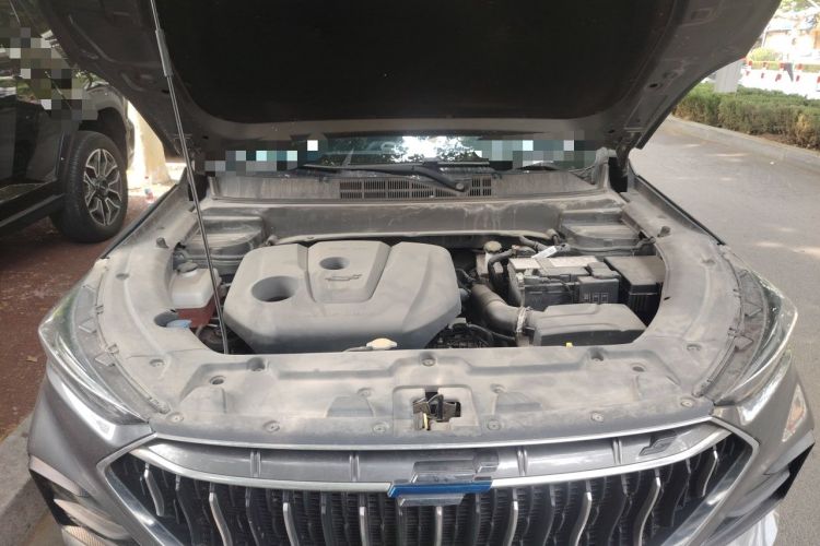 Used CHANGAN OSHAN X5 2021 1.6L CVT Flagship Model Engine Bay