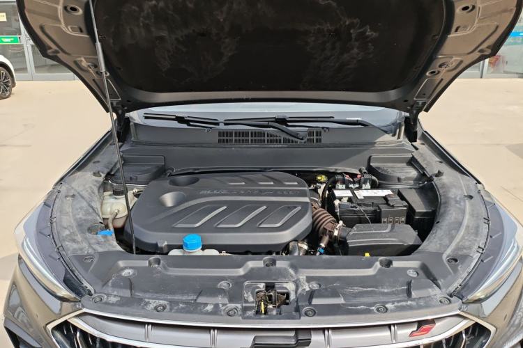 Used CHANGAN OSHAN X5 2021 Revised Version 1.5T DCT Luxury Edition Engine Bay