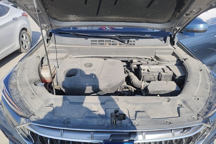 Used CHANGAN OSHAN X5 2021 1.6L CVT Luxury Model Engine Bay
