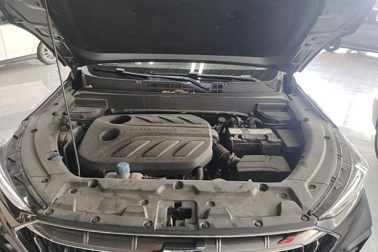 Used CHANGAN OSHAN X5 2021 1.5T DCT Prestige Edition Engine Bay
