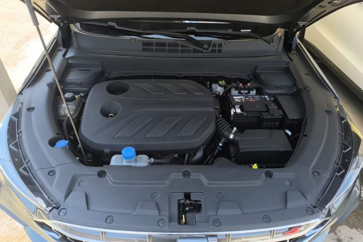 Used CHANGAN OSHAN X5 2021 1.5T DCT Prestige Edition Engine Bay