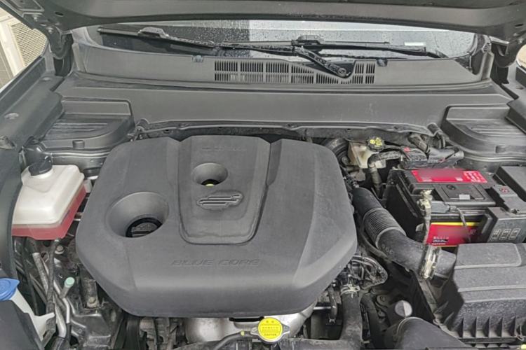 Used CHANGAN OSHAN X5 2021 1.6L CVT Luxury Version Engine Bay