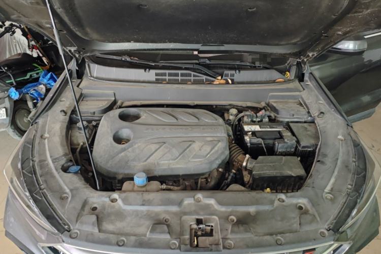Used CHANGAN OSHAN X5 2021 1.5T DCT Luxury Edition Engine Bay