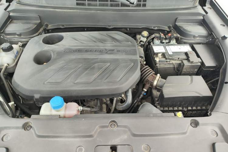 Used CHANGAN OSHAN X5 2021 1.5T DCT Flagship Edition Engine Bay