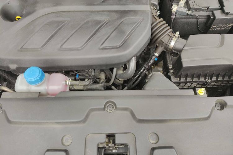 Used CHANGAN OSHAN X5 2021 1.5T DCT Prestige Edition Engine Bay