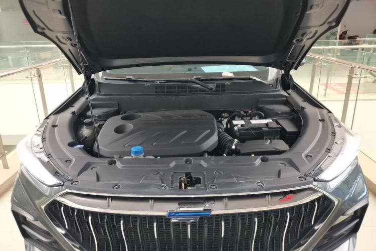 Used CHANGAN OSHAN X5 2021 Revised Version 1.5T DCT Luxury Edition Engine Bay