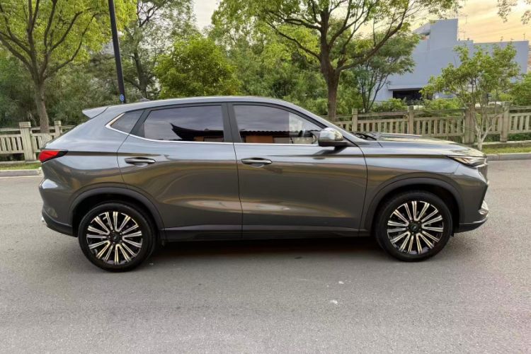Used CHANGAN OSHAN X5 2021 1.5T DCT Prestige Edition Exterior 1