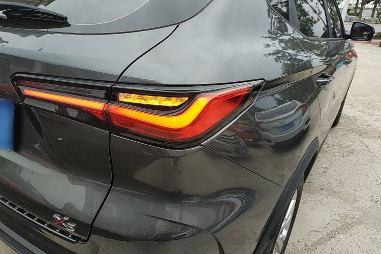 Used CHANGAN OSHAN X5 2021 Revised Version 1.6L Manual Luxury Edition Exterior 2