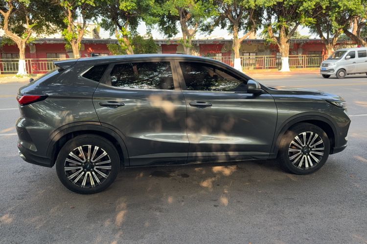 Used CHANGAN OSHAN X5 2021 Revised Version 1.5T DCT Luxury Edition Exterior 2