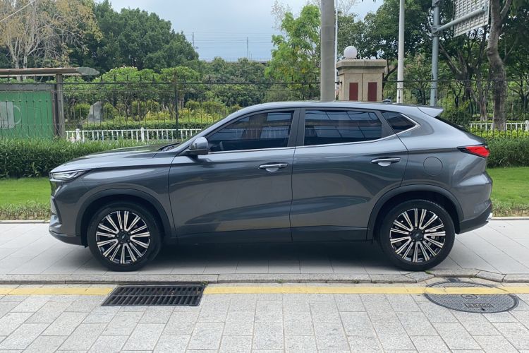 Used CHANGAN OSHAN X5 2021 1.5T DCT Prestige Edition Exterior 2