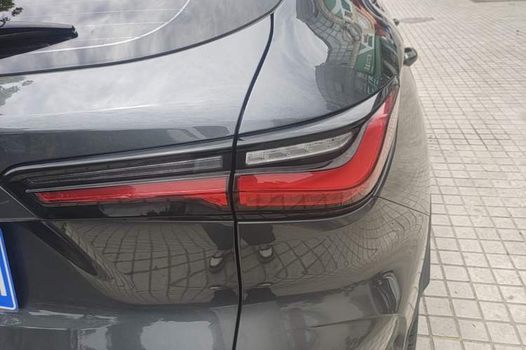 Used CHANGAN OSHAN X5 2021 1.5T DCT Prestige Edition Exterior 3
