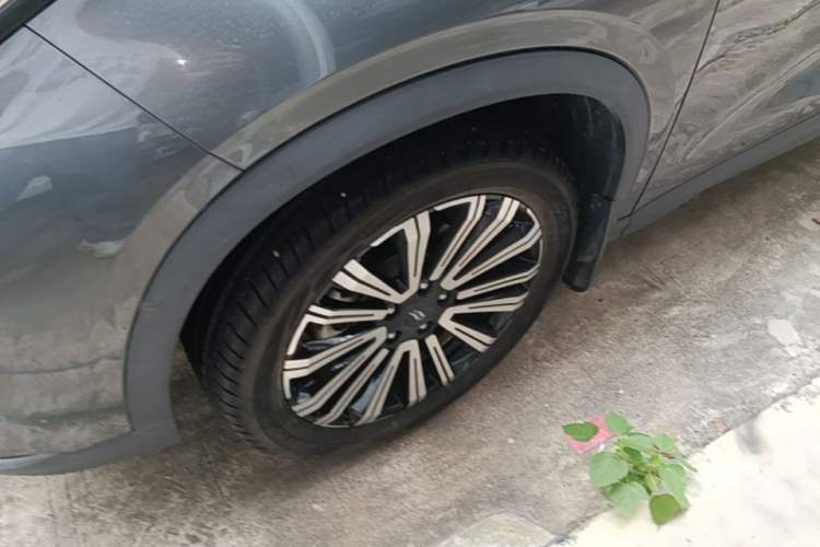 Used CHANGAN OSHAN X5 2021 1.6L CVT Luxury Model Exterior 4