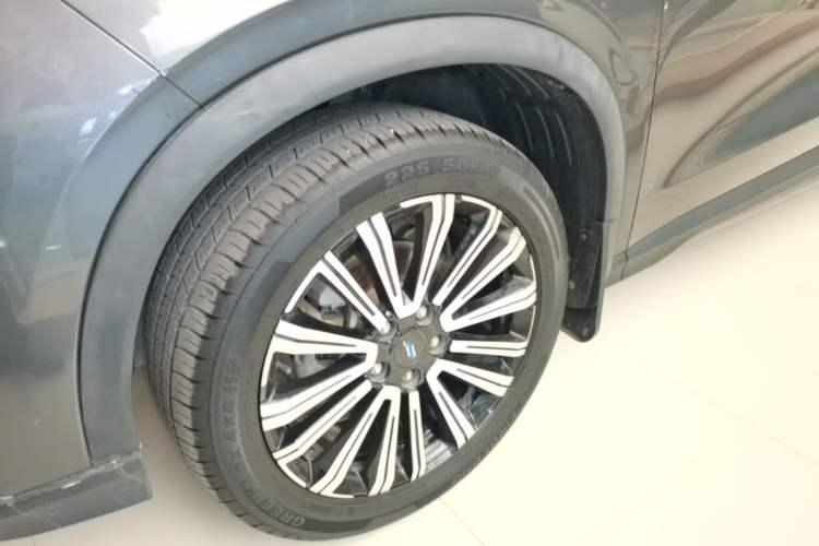 Used CHANGAN OSHAN X5 2021 Revised Version 1.5T DCT Luxury Edition Exterior 4